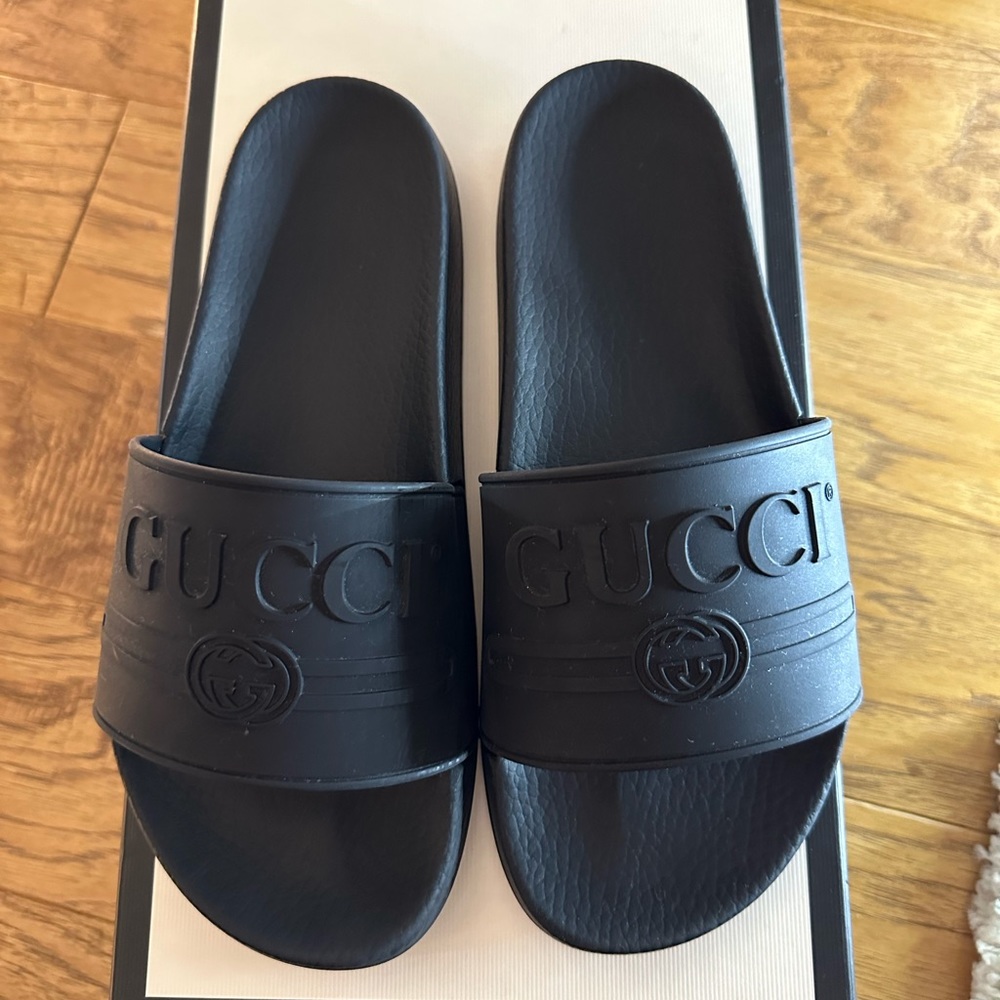 Gucci Logo rubber, slide sandals